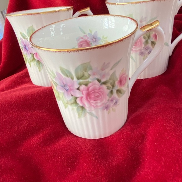 3 English Royal Heritage mugs - Picture 5 of 8